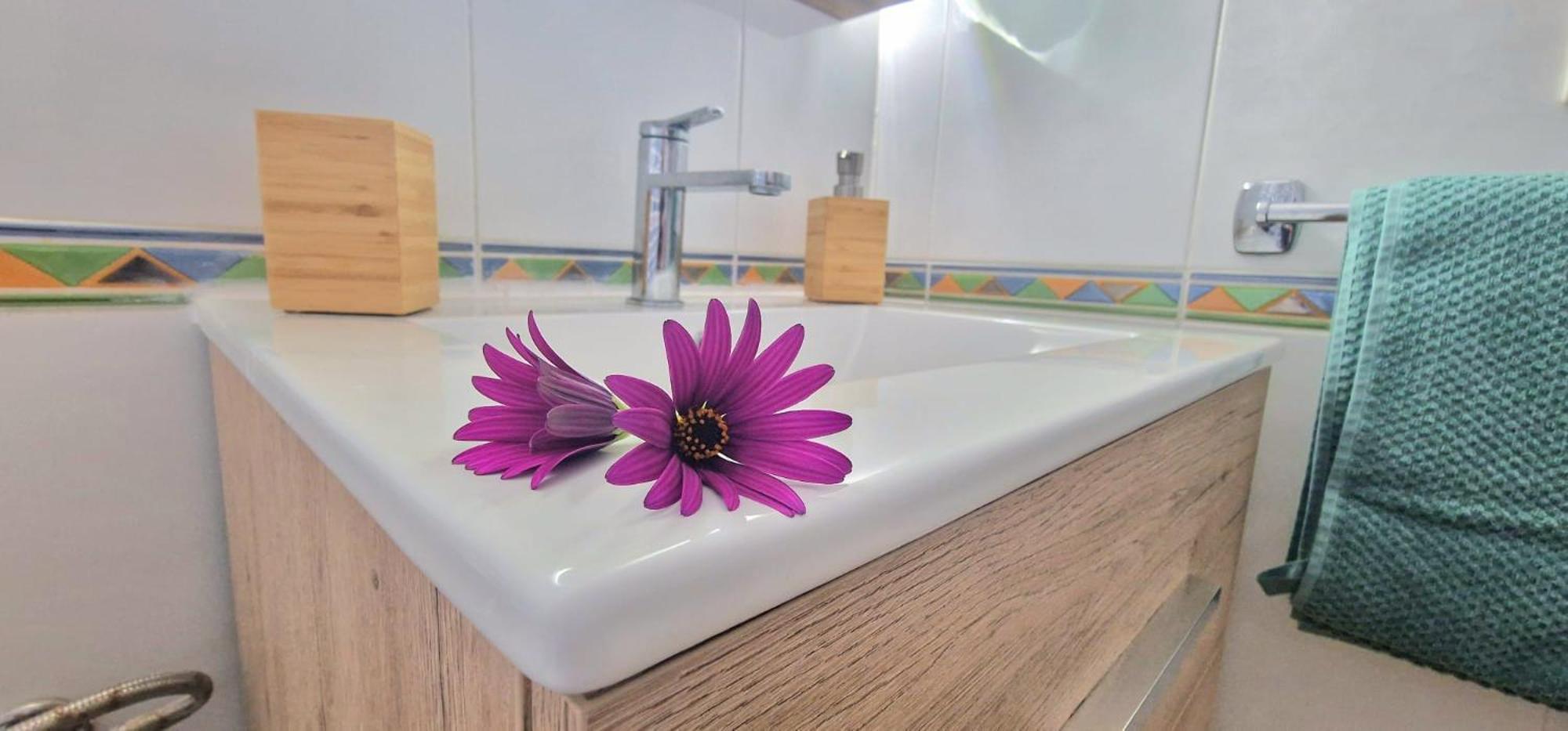Spacious 3-Bedroom Duplex Apartment With Heated Pool & Ocean View In Los Cristianos, Arona 외부 사진